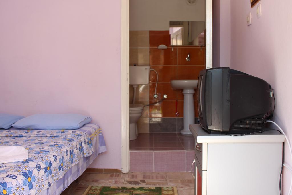 Eysan Pansiyon Akcay (Edremit) Ruang foto